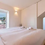 Διαμέρισμα Lovelystay - With Castle View *