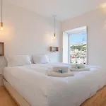 Διαμέρισμα Lovelystay - With Castle View