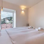 Διαμέρισμα Lovelystay - With Castle View *