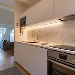 Διαμέρισμα Lovelystay - With Castle View