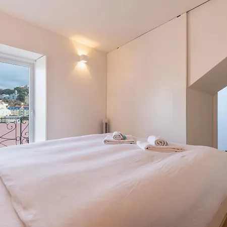 아파트 Lovelystay - With Castle View *