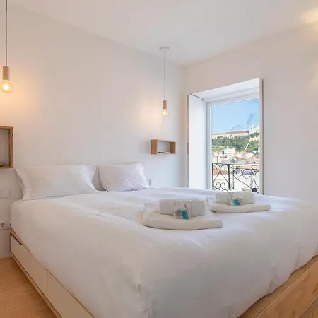 Appartamento Lovelystay - With Castle View
