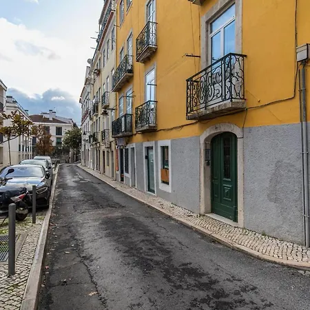 Lovelystay - With Castle View Apartament Lizbona