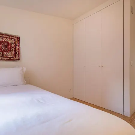 Lovelystay - With Castle View Lägenhet Lisboa