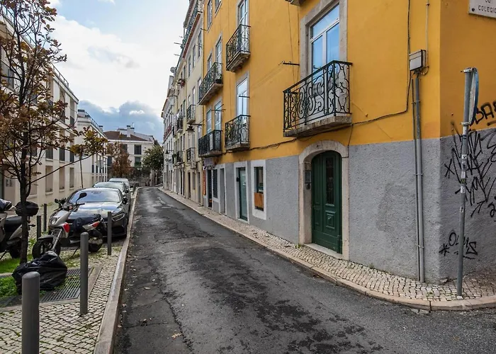 Lovelystay - With Castle View Apartament Lizbona