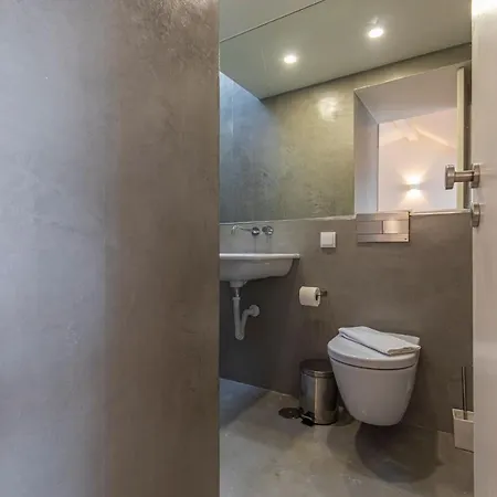 Lovelystay - With Castle View *